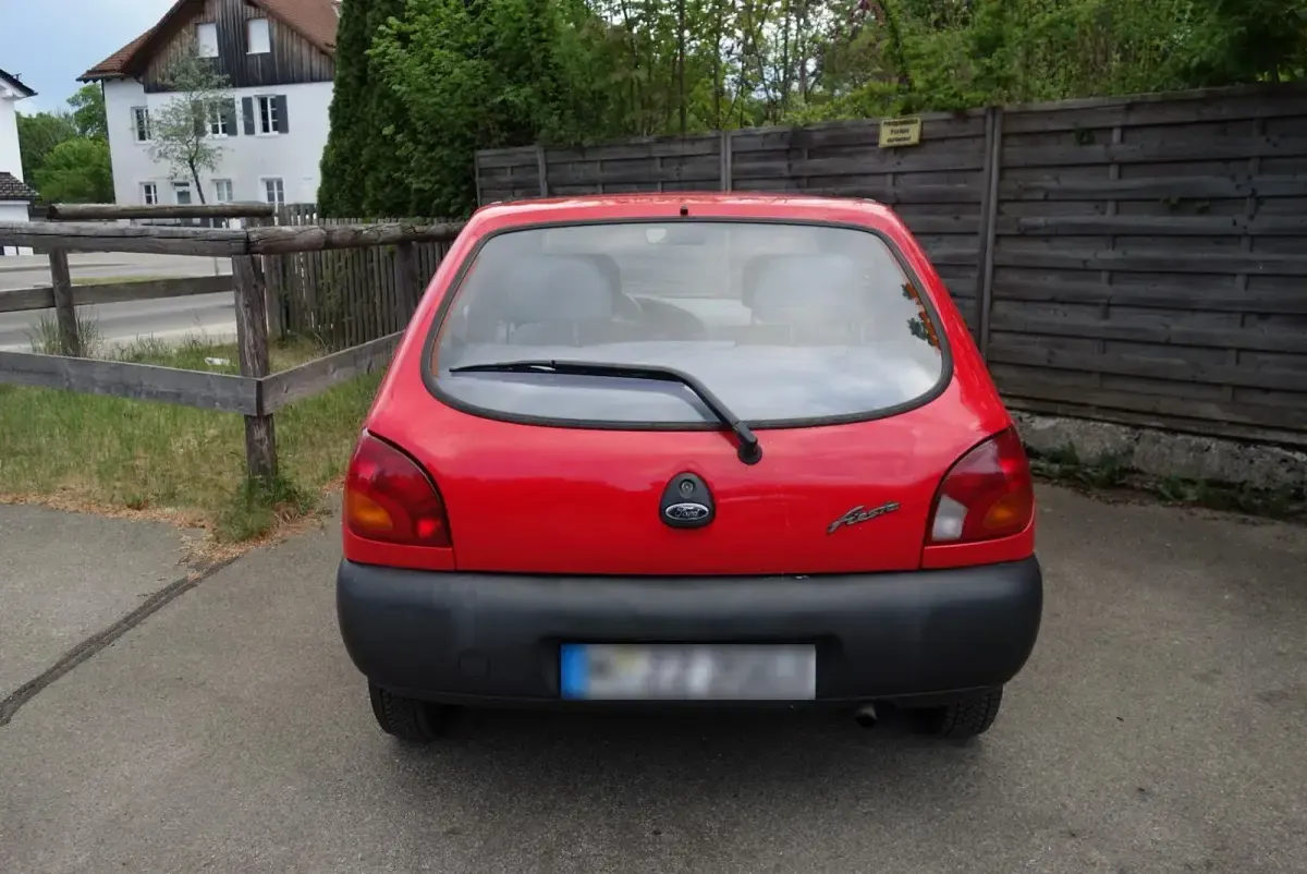 Gebraucht Ford Fiesta 50 PS (36 kW) 1998 Rot Kleinwagen