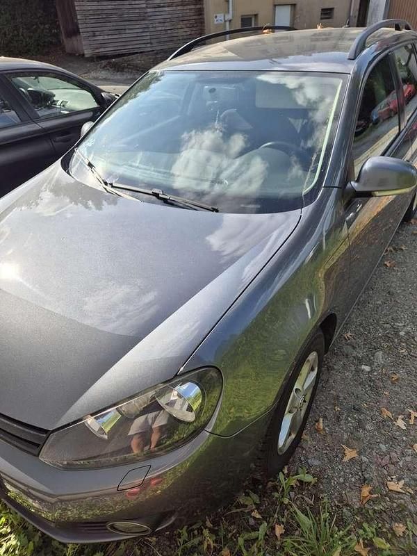 Grau Gebraucht 2010 VW Golf VI Trendline Kombi | 2.450 € (Guter Preis) - Bild 1/4