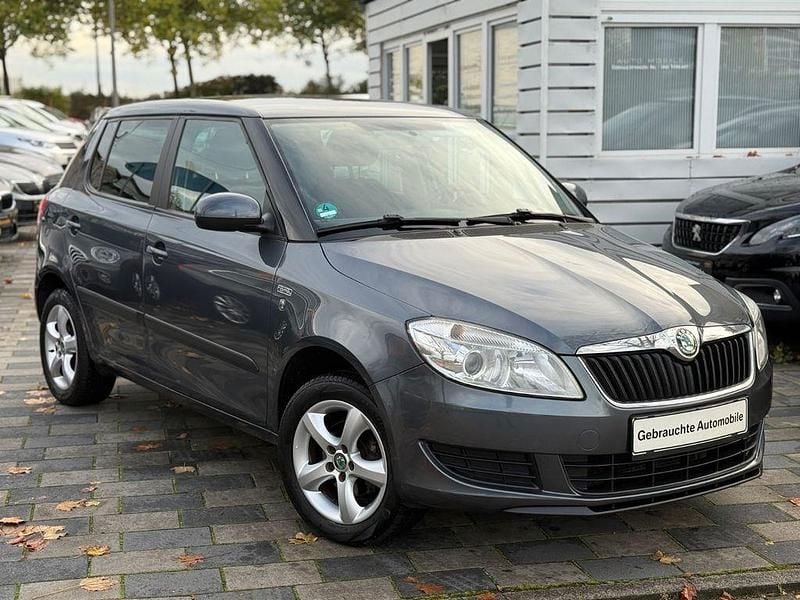 Anthracitegrau metallic Gebraucht 2011 Skoda Fabia Family Kleinwagen | 2.999 € (Superpreis) - Bild 1/4