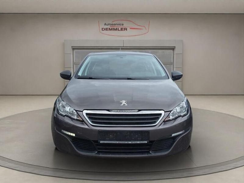 Gebraucht Peugeot 308 Access 116 PS (85 kW) 2014 Braun Limousine