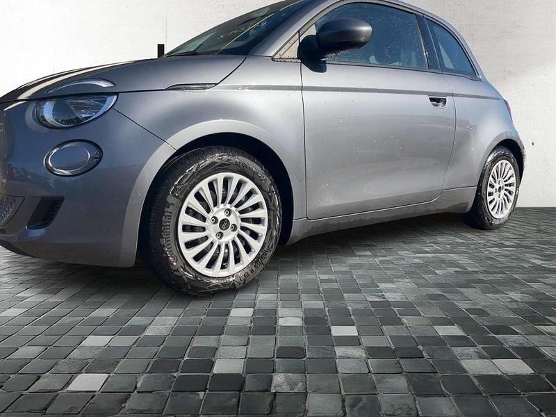 Gebraucht Fiat 500e 86 kW (118 PS) 2023 Mineral grau (6fx) Limousine