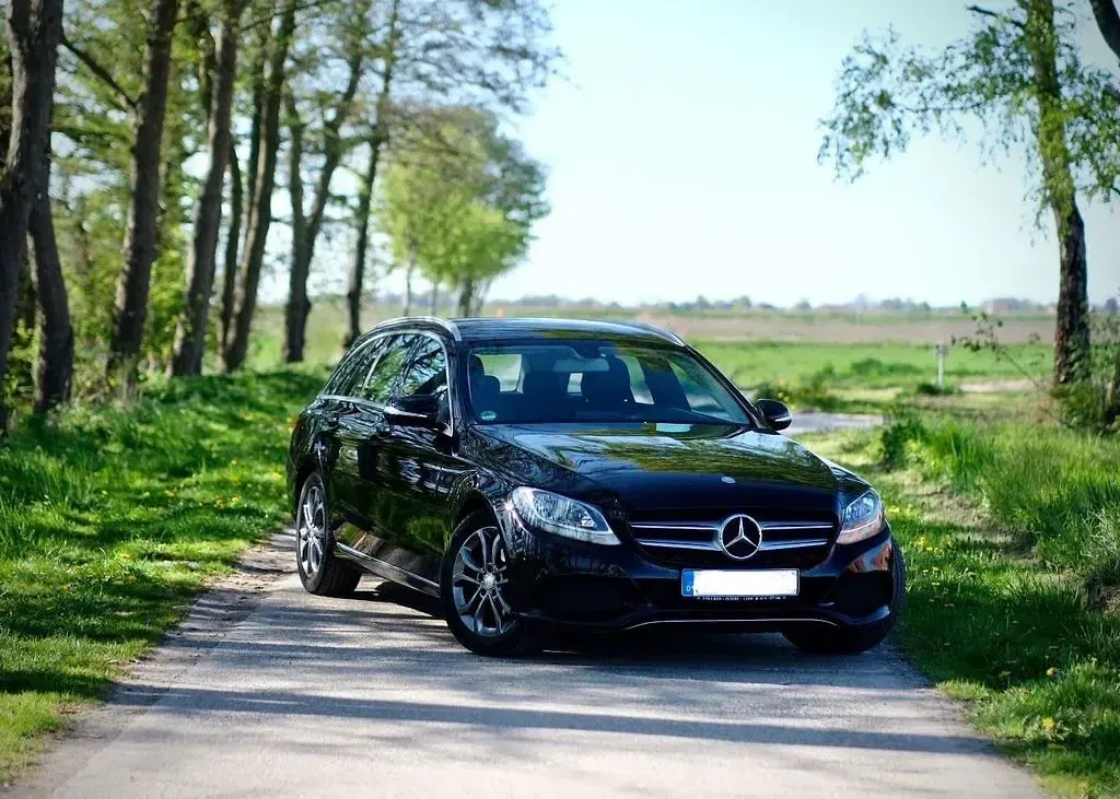 Gebraucht Mercedes C200 Avantgarde 136 PS (100 kW) 2016 Schwarz Limousine