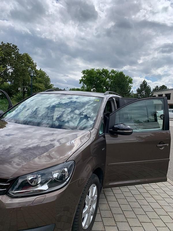 Gebraucht VW Touran 116 PS (85 kW) 2012 Braun Van / Kleinbus