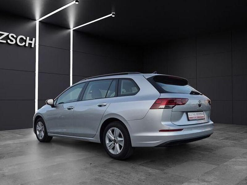 Gebraucht VW Golf VIII Life 131 PS (96 kW) 2023 Reflexsilber metallic Kombi