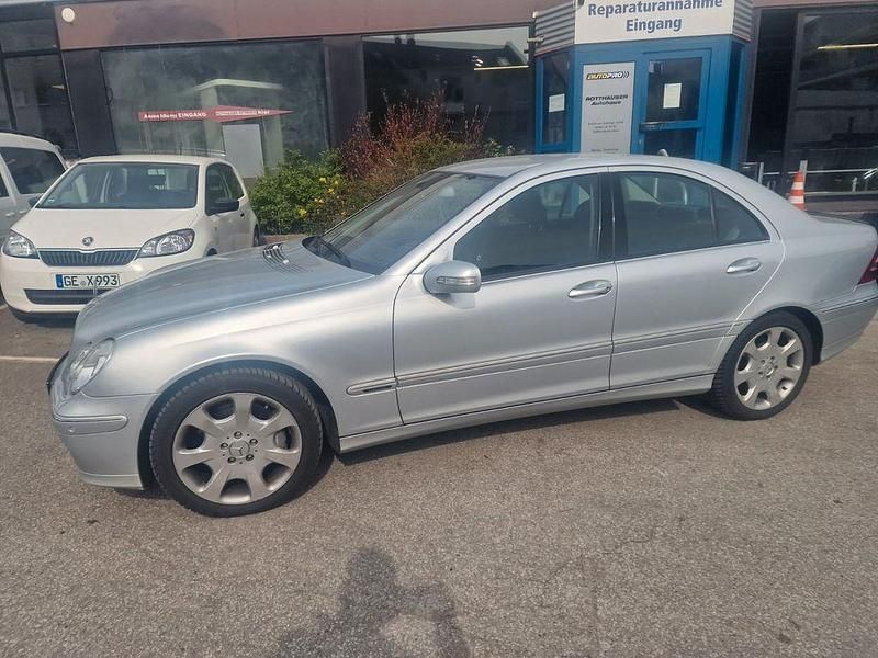 Gebraucht Mercedes C320 224 PS (164 kW) 2006 Silber Limousine