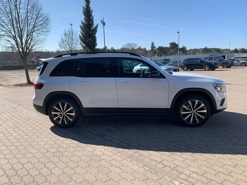 Gebraucht Mercedes GLB200 Progressive 163 PS (119 kW) 2023 Weiß SUV