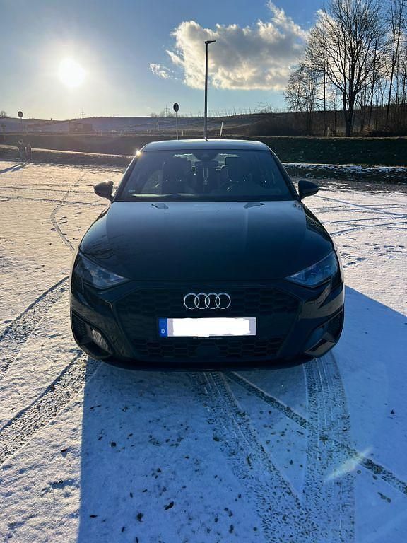 Schwarz Gebraucht 2020 Audi A3 Limousine | 22.390 € (Fairer Preis) - Bild 1/4