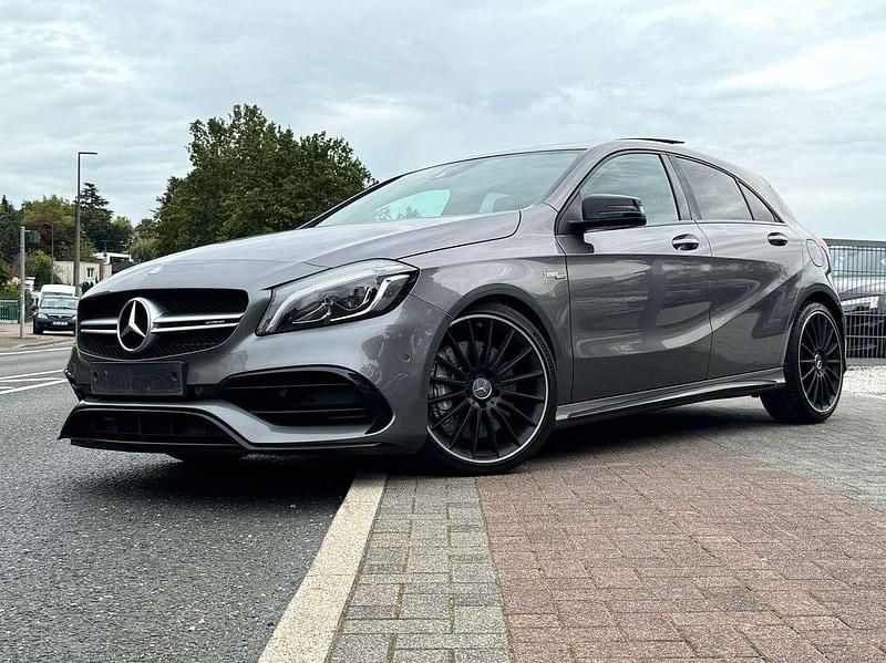 Mountaingrau Gebraucht 2016 Mercedes A45 AMG AMG Kleinwagen | 28.300 € (Fairer Preis) - Bild 1/4