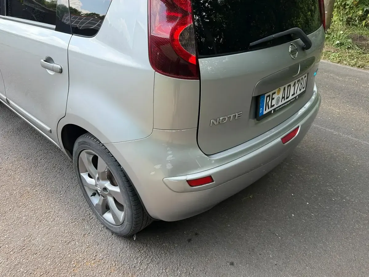 Gebraucht Nissan Note 88 PS (64 kW) 2011 Silber Kleinwagen