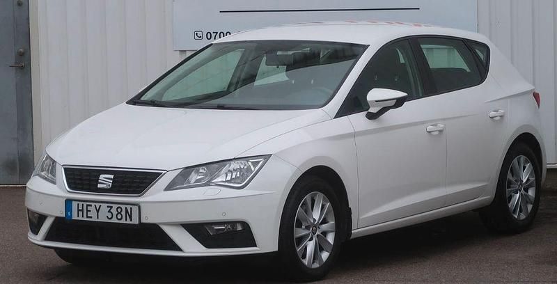 Weiß Gebraucht 2020 Seat Leon Style Kleinwagen | 8.900 € (Superpreis) - Bild 1/4