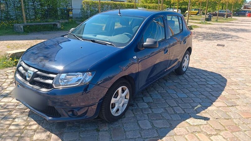 Blau Gebraucht 2014 Dacia Sandero Kleinwagen | 5.498 € (Fairer Preis) - Bild 1/4