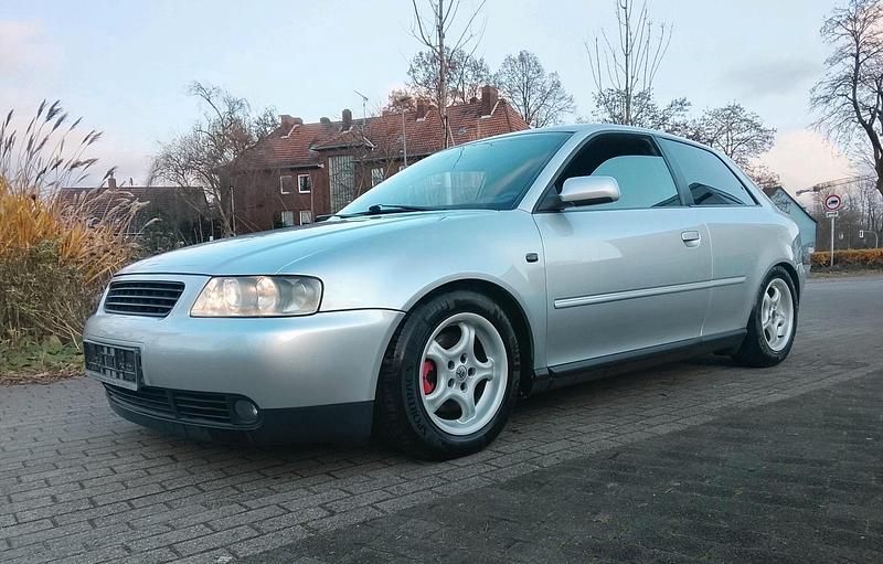 Silber Gebraucht 2002 Audi Coupé Coupé | 2.100 € - Bild 1/4