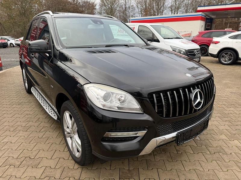 Gebraucht Mercedes ML350 258 PS (189 kW) 2011 Schwarz SUV
