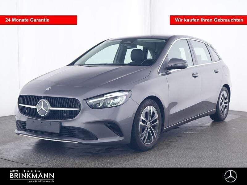 Lack mountaingrau Gebraucht 2024 Mercedes B180 Advanced Van / Kleinbus | 27.610 € (Superpreis) - Bild 1/4