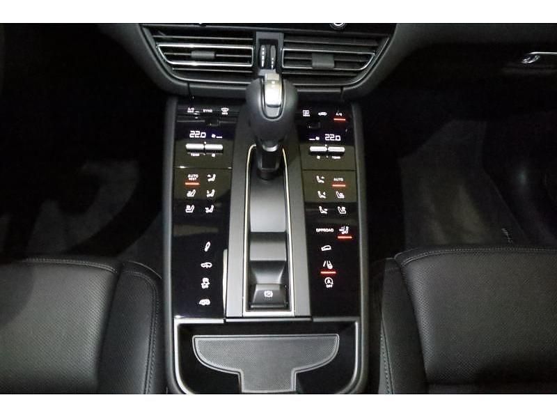 Gebraucht Porsche Macan GTS 441 PS (324 kW) 2024 Grau SUV