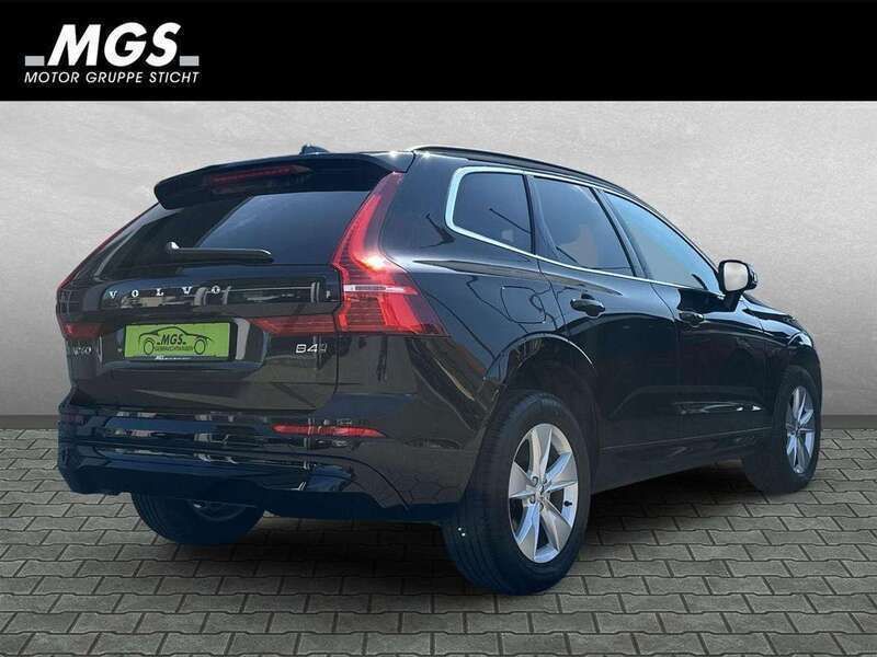 Gebraucht Volvo XC60 197 PS (144 kW) 2022 Onyx black metallic SUV