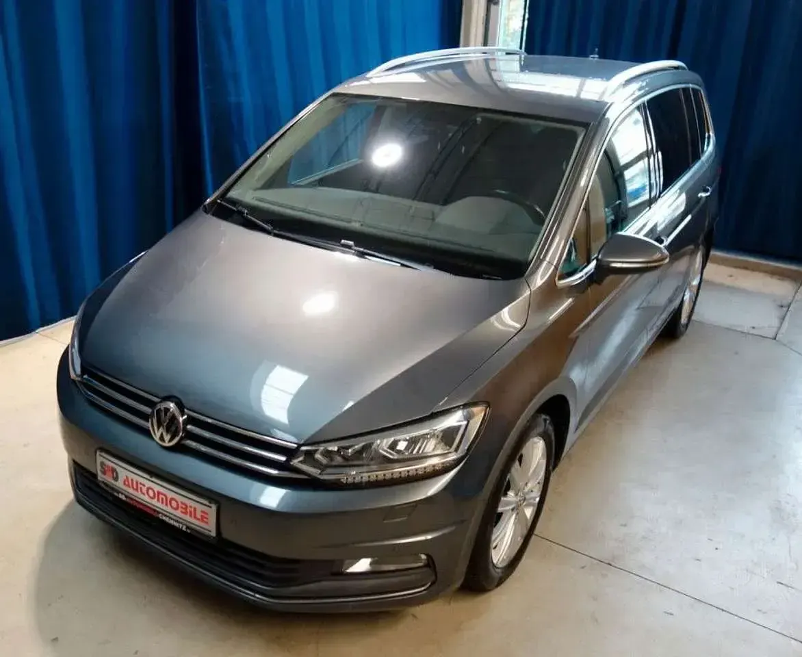 Gebraucht VW Touran Highline 150 PS (110 kW) 2017 Grau Van / Kleinbus