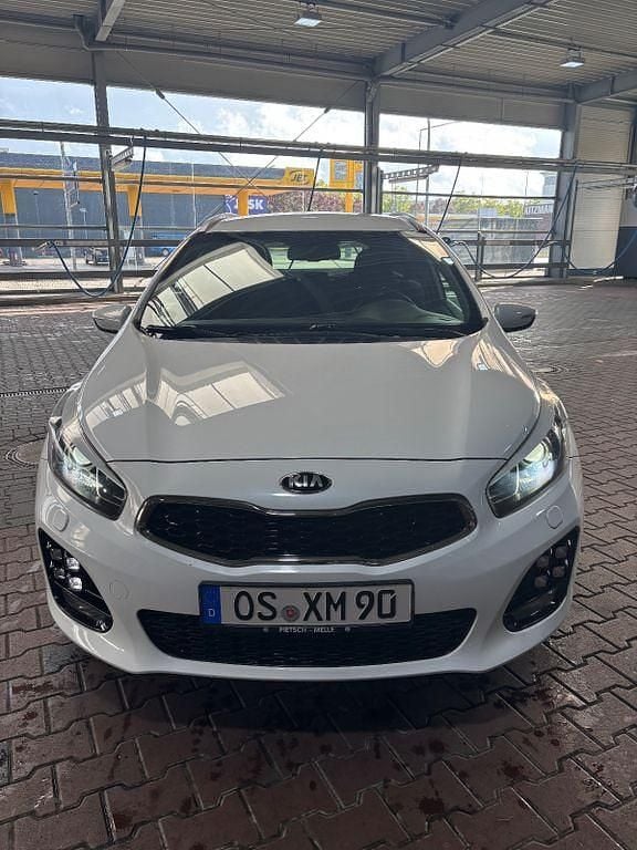 Weiß Gebraucht 2016 Kia Ceed Sportswagon GT-Line Kombi | 9.100 € (Guter Preis) - Bild 1/4