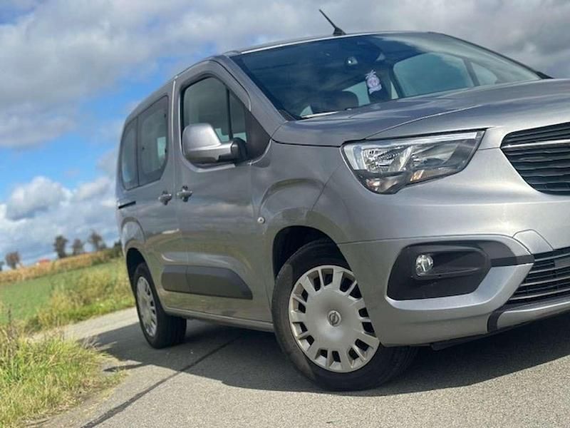 Gebraucht Opel Combo Edition 131 PS (96 kW) 2020 Silber Van / Kleinbus