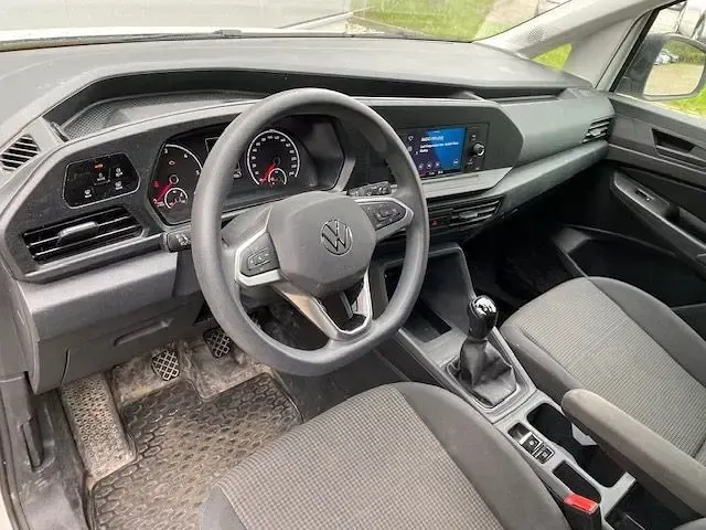 Gebraucht VW Caddy 102 PS (75 kW) 2022 Weiß Van / Kleinbus