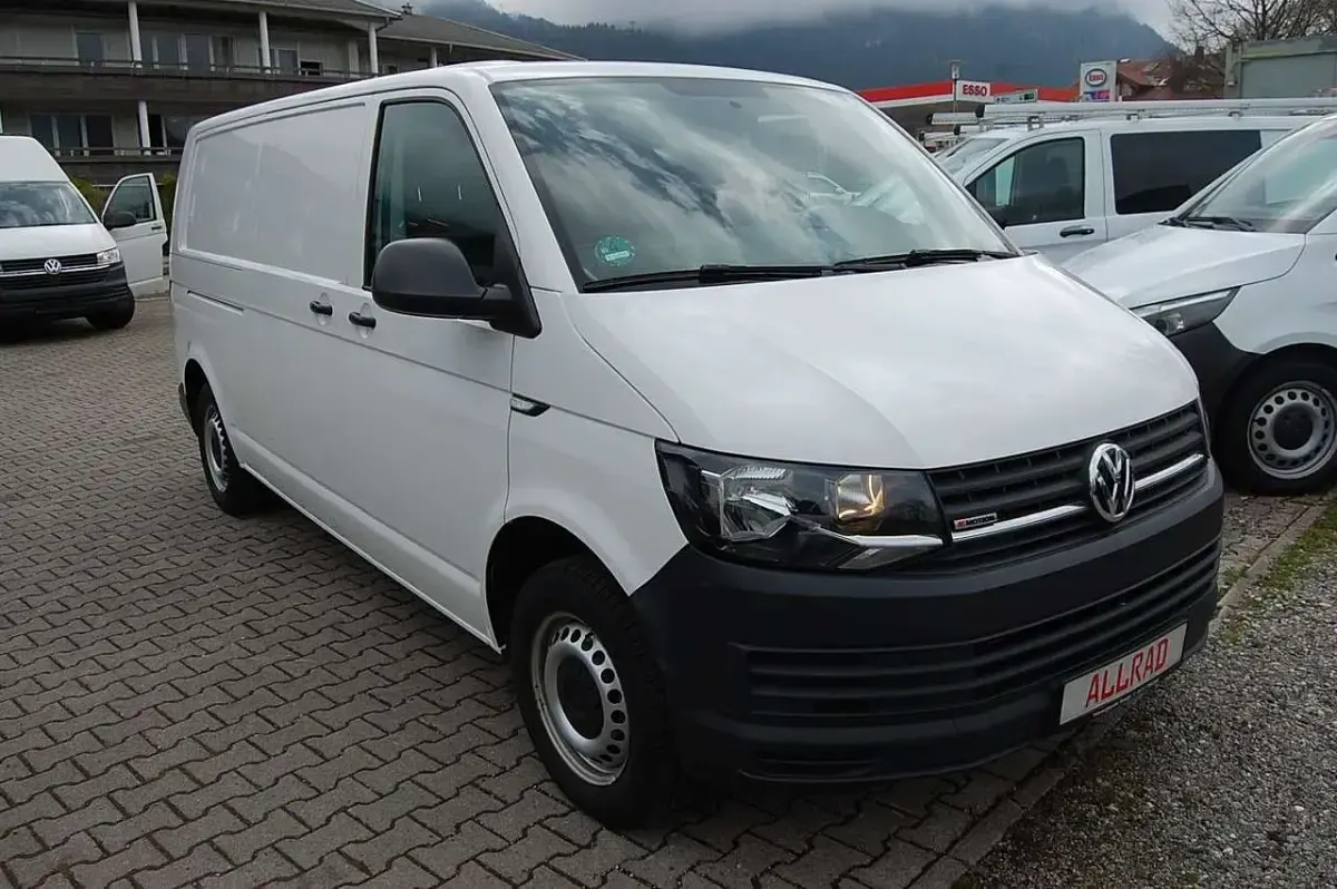 Gebraucht VW Transporter 150 PS (110 kW) 2019 Candyweiss Van