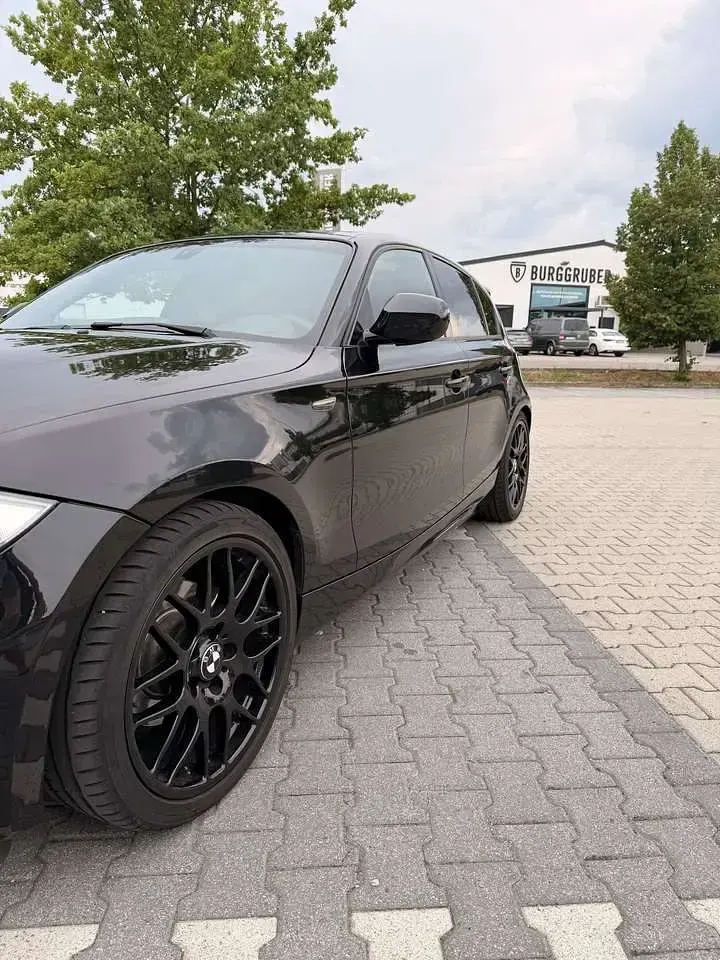 Gebraucht BMW 118 M Sport 143 PS (105 kW) 2011 Schwarz Kleinwagen