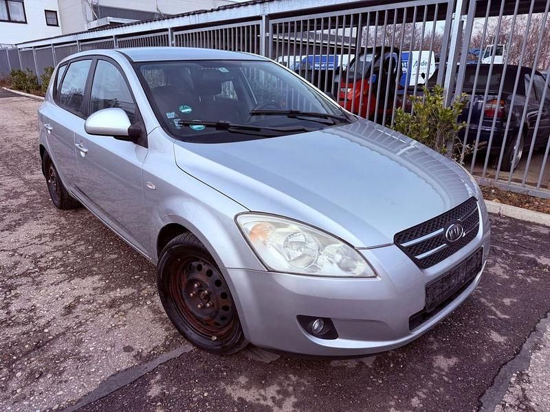 Gebraucht Kia Ceed EX 143 PS (105 kW) 2008 Silber Kleinwagen