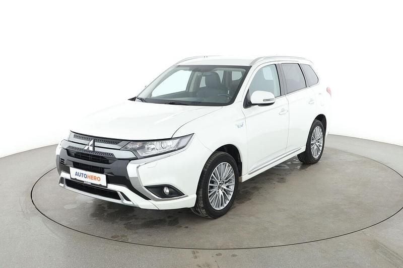 Gebraucht Mitsubishi Outlander P-HEV Spirit 82 PS (60 kW) 2021 Weiß SUV