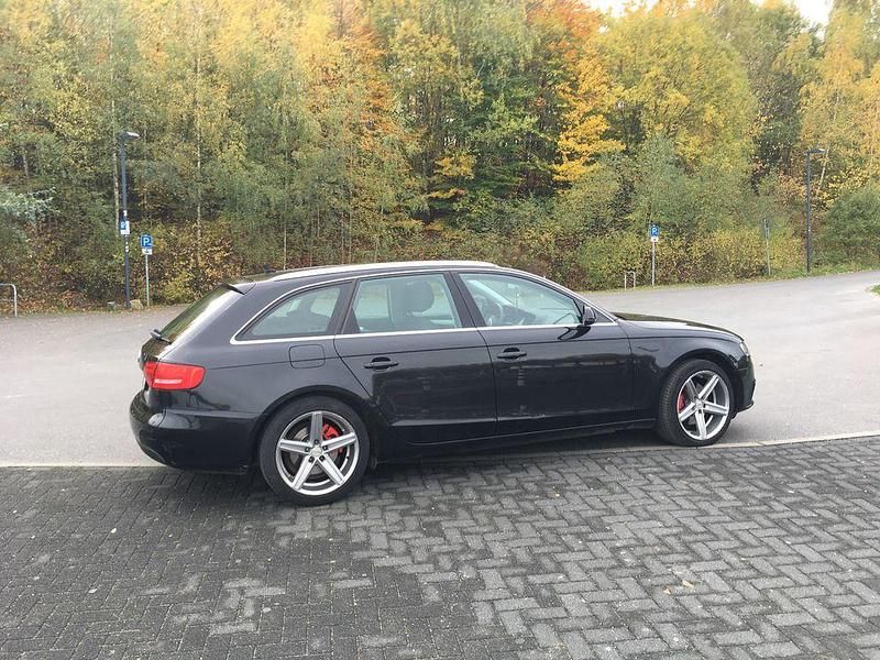 Gebraucht Audi A4 Ambiente 120 PS (88 kW) 2011 Schwarz Kombi