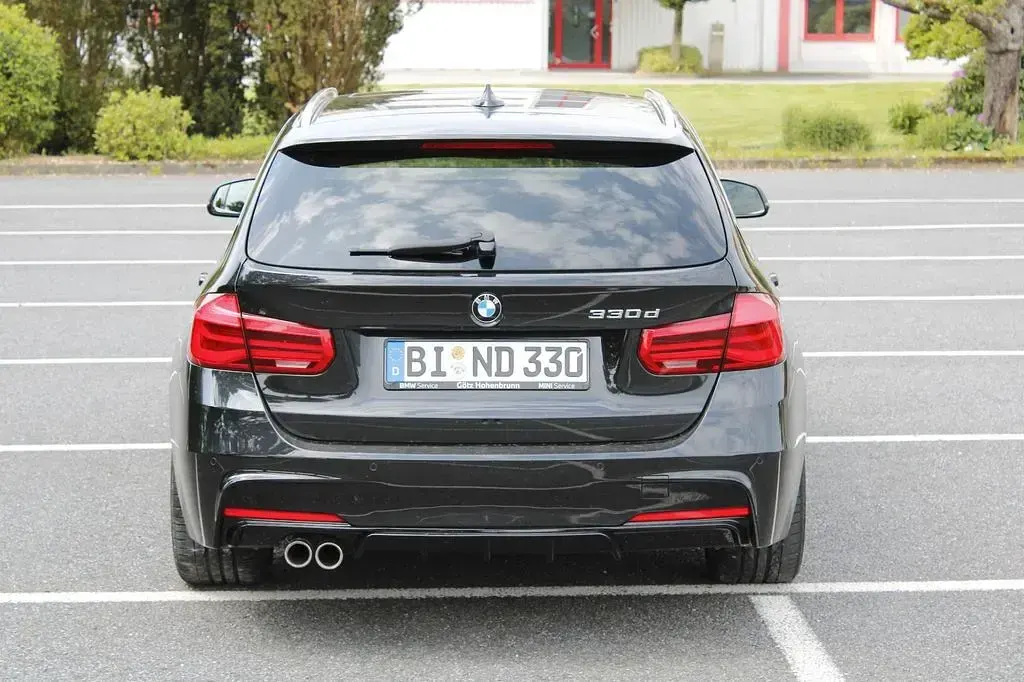 Gebraucht BMW 330 M Sport 258 PS (189 kW) 2015 Schwarz Kombi