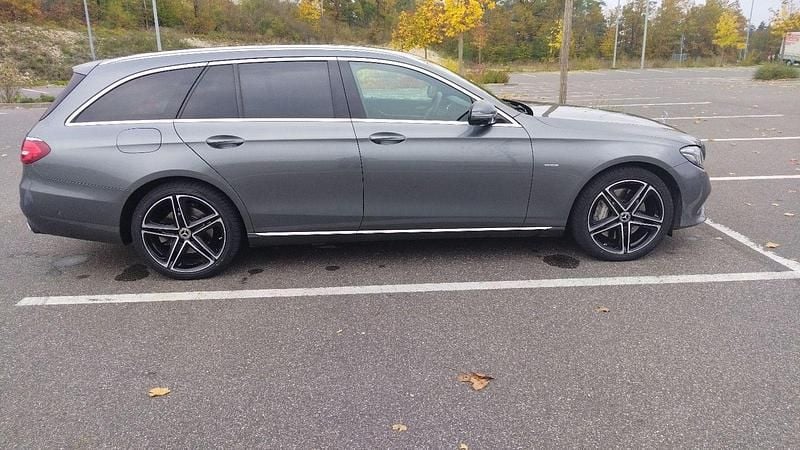 Grau Gebraucht 2019 Mercedes E400 Edition Kombi | 29.100 € (Superpreis) - Bild 1/4