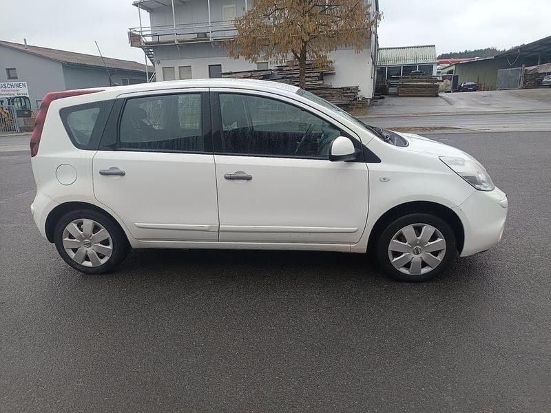Gebraucht Nissan Note Acenta 88 PS (64 kW) 2011 Weiß Kleinwagen