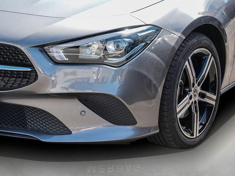 Gebraucht Mercedes CLA200 Progressive 150 PS (110 kW) 2023 Mountain grau Coupé