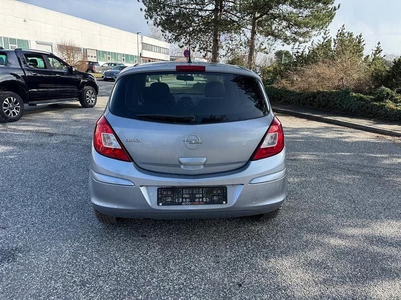 Gebraucht Opel Corsa Edition 86 PS (63 kW) 2010 Silber Kleinwagen