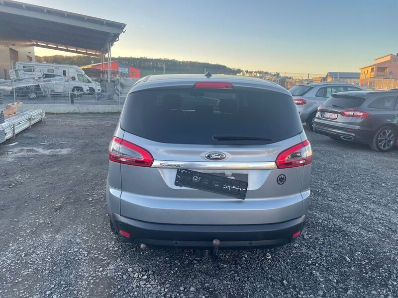Gebraucht Ford S-MAX Titanium 163 PS (119 kW) 2015 Silber Van / Kleinbus