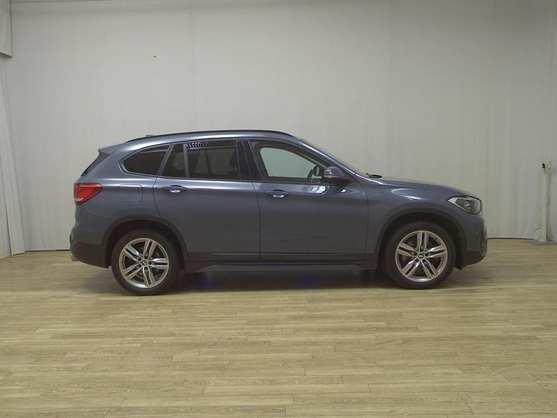 Grau Gebraucht 2021 BMW X1 Sport Line SUV | 23.980 € (Fairer Preis) - Bild 1/4