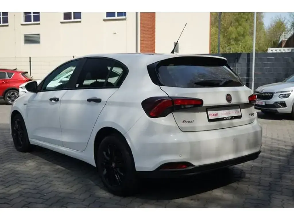 Gebraucht Fiat Tipo 95 PS (69 kW) 2019 Gelato weiß Limousine