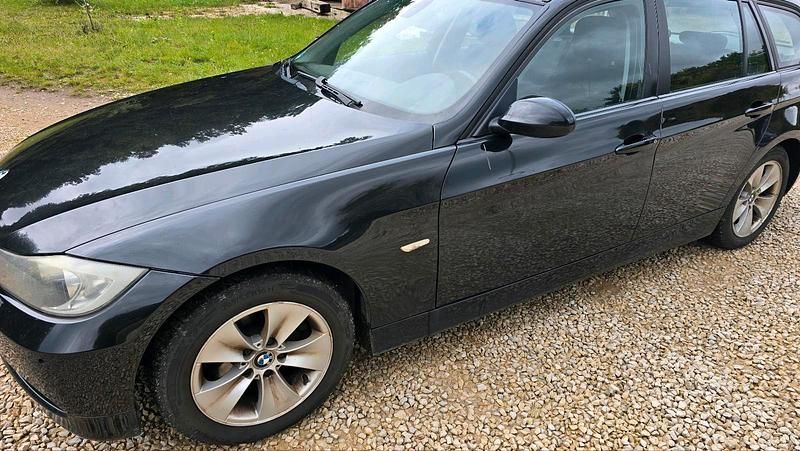 Schwarz Gebraucht 2008 BMW 320 Kombi | 1.500 € (Superpreis) - Bild 1/4