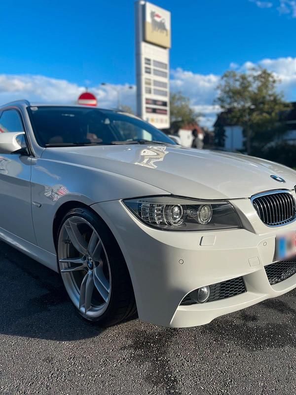 Gebraucht BMW 335 306 PS (225 kW) 2011 Weiß Kombi