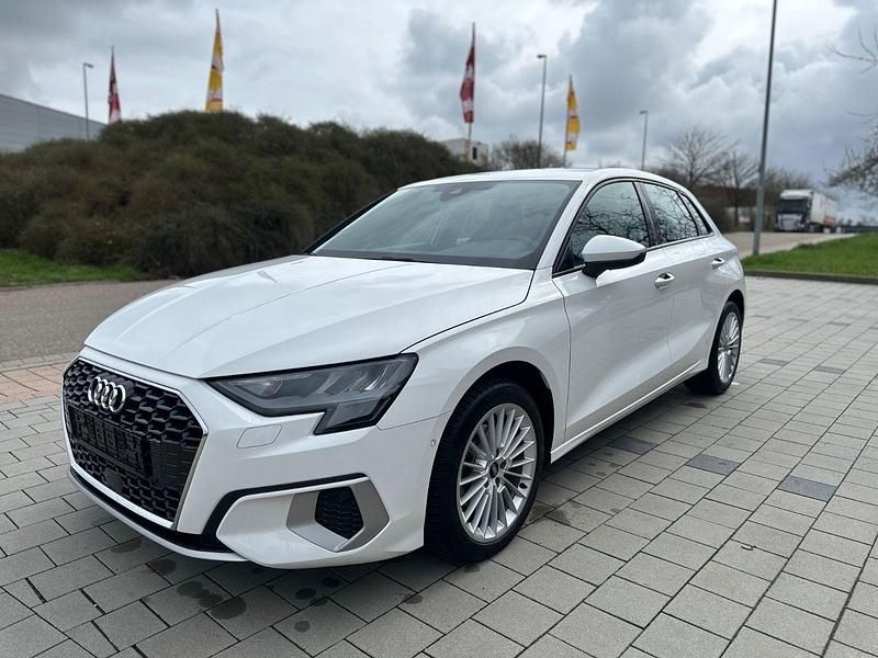 Gebraucht Audi A3 Advanced Plus 116 PS (85 kW) 2024 Weiß Limousine