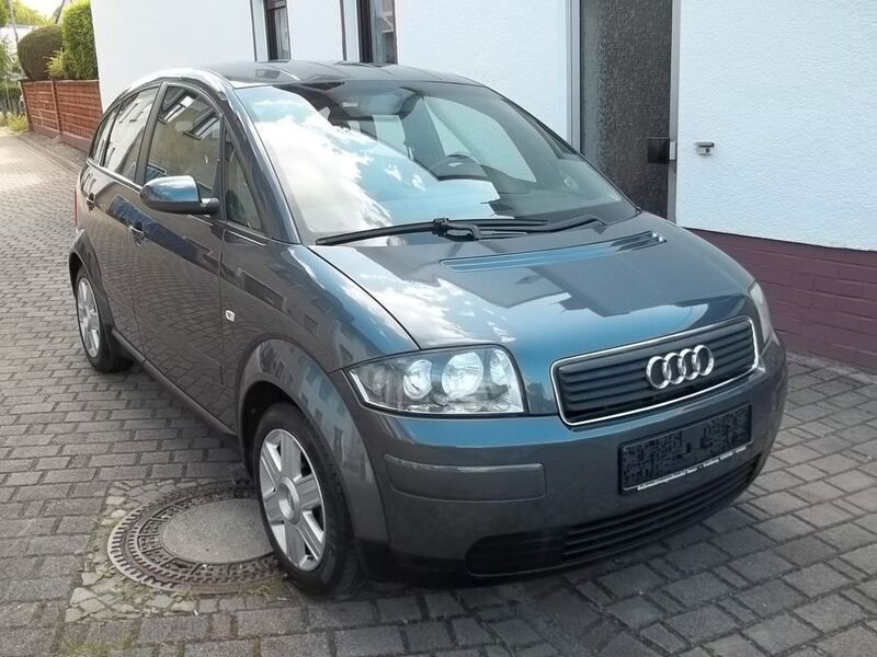 Grau Gebraucht 2004 Audi A2 Kleinwagen | 6.855 € (Etwas zu teuer) - Bild 1/4