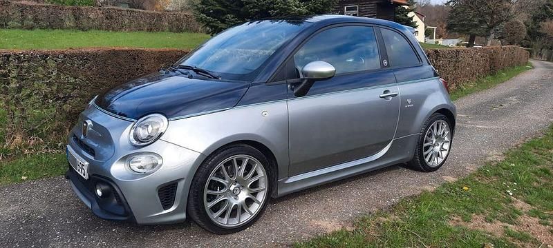 Silber Gebraucht 2017 Abarth 695 Kleinwagen | 23.500 € (Superpreis) - Bild 1/4