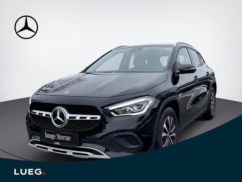 Schwarz Gebraucht 2020 Mercedes GLA200 Style SUV | 24.690 € (Guter Preis) - Bild 1/4