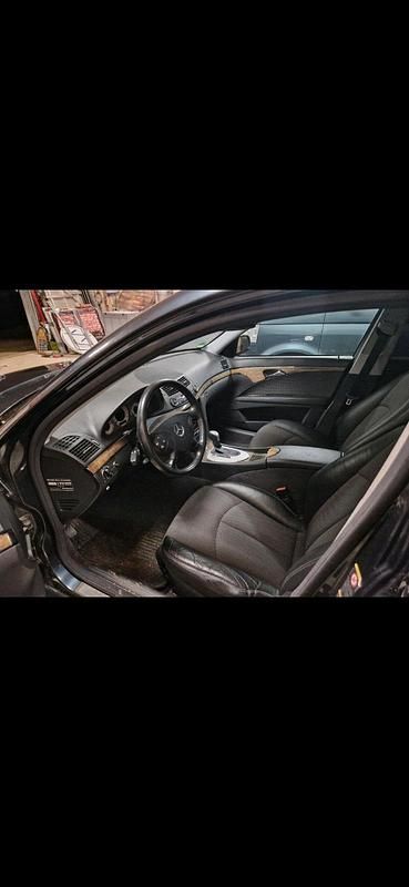 Gebraucht Mercedes E280 190 PS (139 kW) 2006 Schwarz Kombi