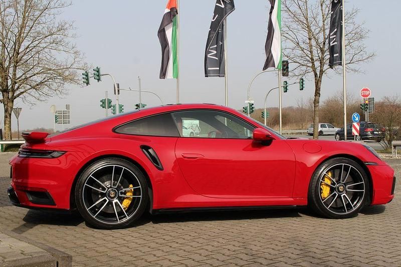 Gebraucht Porsche 992 650 PS (478 kW) 2021 Rot Coupé