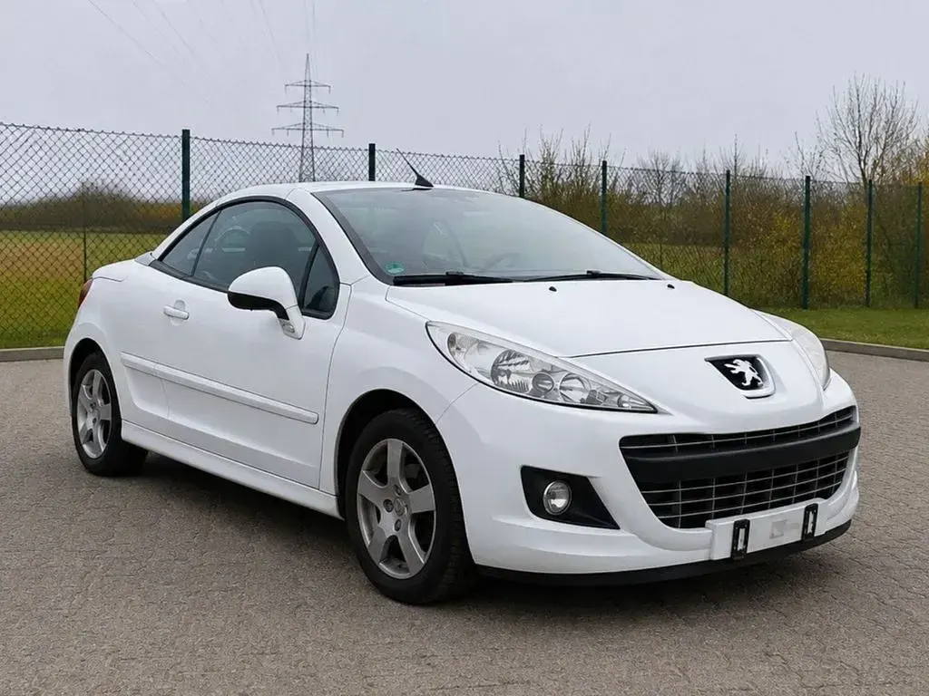 Gebraucht Peugeot 207 CC 120 PS (88 kW) 2012 Weiß Cabrio