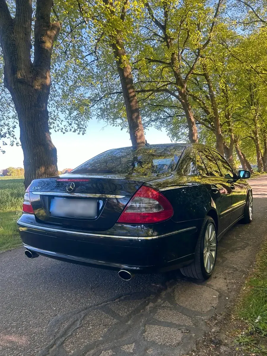 Gebraucht Mercedes E500 387 PS (284 kW) 2007 Schwarz Limousine