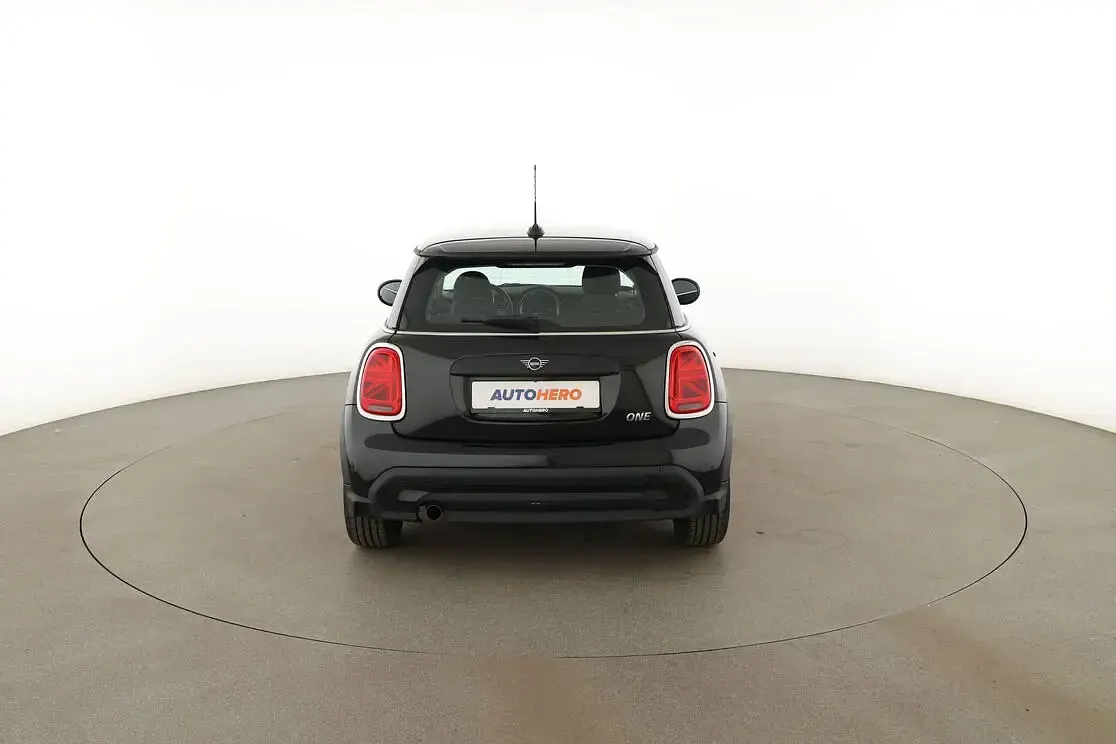 Gebraucht Mini ONE Essential 102 PS (75 kW) 2022 Schwarz Kleinwagen