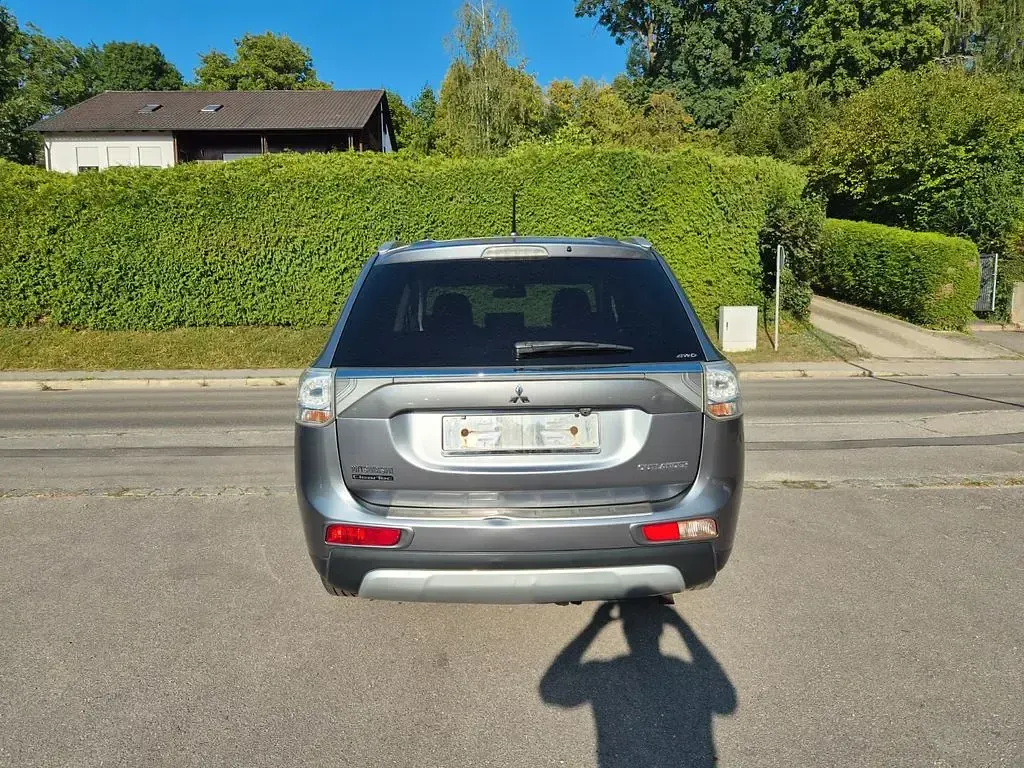 Gebraucht Mitsubishi Outlander Diamant Edition 150 PS (110 kW) 2015 Grau SUV