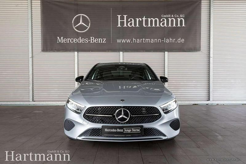 Gebraucht Mercedes A180 Advanced 136 PS (100 kW) 2024 Hightechsilber Kleinwagen